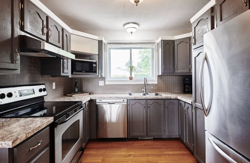 Rockland House | Home away from home (pet Friendly)