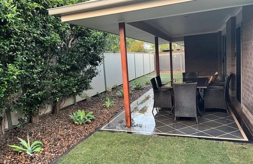 Bundaberg South Villa | Home away from home! Modern, comfortable, central, AC, Yard.