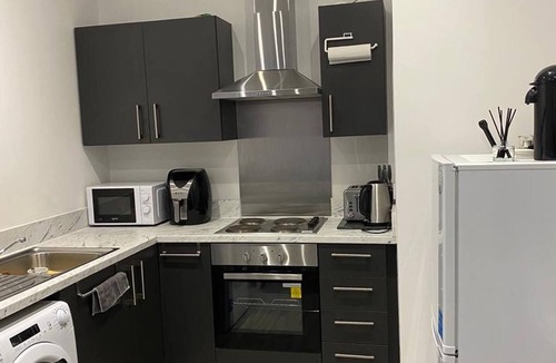 Brierley Hill Apartment | Home Away From Home1