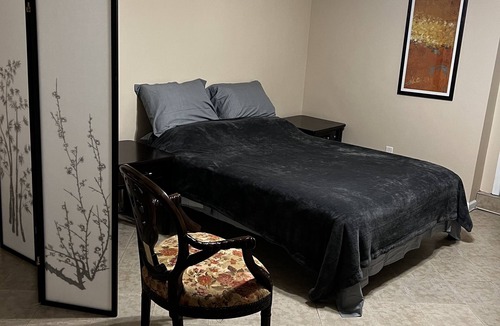 New Dorp Beach Apartment | Home away from home