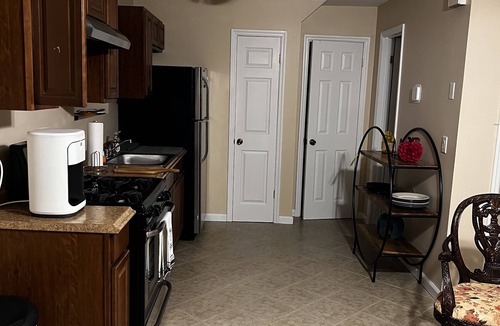 New Dorp Beach Apartment | Home away from home