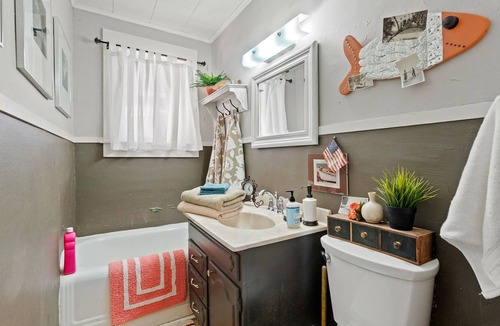 Kendallville House | Home Away From Home