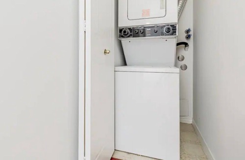 Kennedy Park Condo | Home Away from Home-1 Bedroom Condo In Toronto