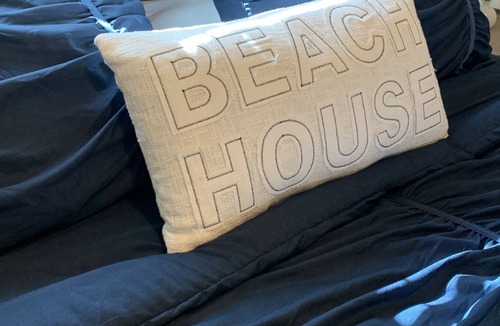 Crowley House | Home away from home 1 bedroom retreat