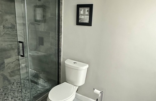 South Main Apartment | Home Away From Home-2 Bedroom Apartment
