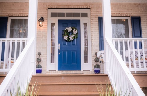 Littleton House | HOME AWAY FROM HOME/2 -story modern farmhouse at Lake Gaston /HOT TUB AUG 1