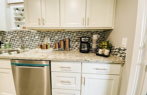 Vancouver House | HOME AWAY FROM HOME 3 Bd 2 bath