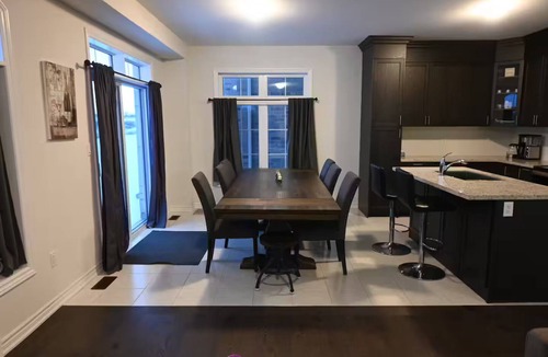 Alcona House | Home away from home! 5 minutes drive from Innisfil Beach or Recreation Complex!