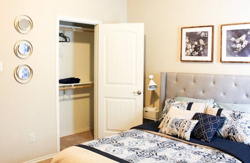 Lancaster House | Home Away from Home/ 5mins from dallas
