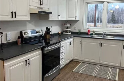 Longlac Apartment | Home Away from Home!