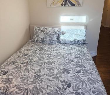 Churchill Meadows Apartment | Home Away From Home