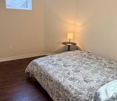 Churchill Meadows Apartment | Home Away From Home