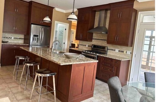 West Lincoln House | Home away from home..