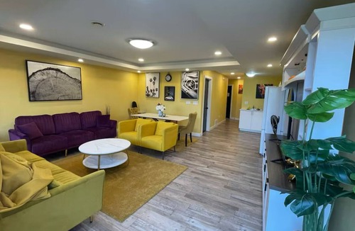 Fort Gary Apartment | HOME AWAY FROM HOME
