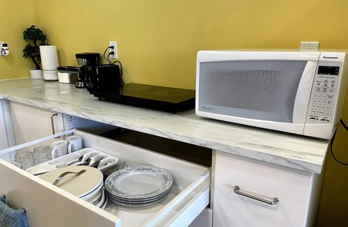 Fort Gary Apartment | HOME AWAY FROM HOME