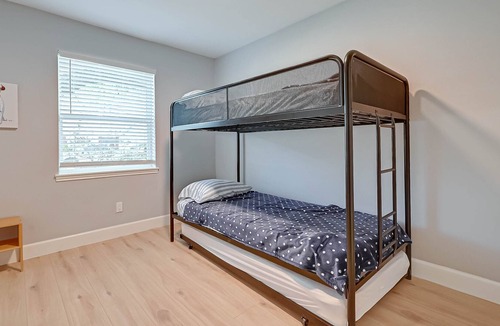 Houston House | Home away from home. Comforting Medical Rental