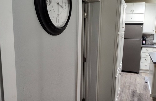 Clifton House | Home away from home. Cozy 1-bedroom house in awesome Clifton with AC