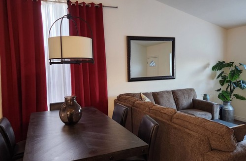Glendale House | Home Away From Home-Five min from Westgate