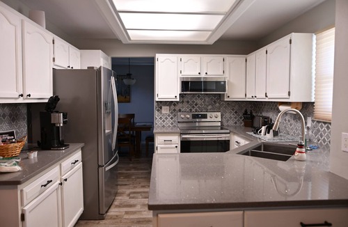 Urbandale House | Home away from home in a quiet and safe neighborhood