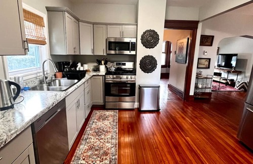 Scranton House | Home away from home in Electric City