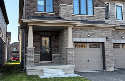 Thorold House | Home away from home- Minutes from Niagara Falls and theme park.