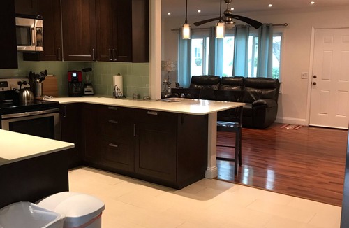 Gulf Gate Estates House | Home away from home mins to Beach!