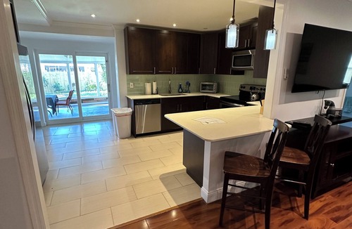 Gulf Gate Estates House | Home away from home mins to Beach!