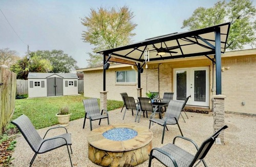 El Lago House | Home away from home: NASA/Kemah boardwalk/Beach