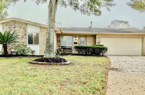 El Lago House | Home away from home: NASA/Kemah boardwalk/Beach