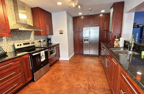 Westchester House | HOME AWAY FROM HOME Near Airport/Malls/Highways