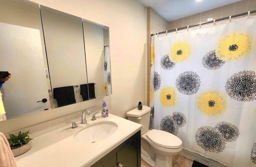 Huron-Kinloss Bed & Breakfast | Home Away from Home (Point Clark)nClean and quiet Room for Rent!