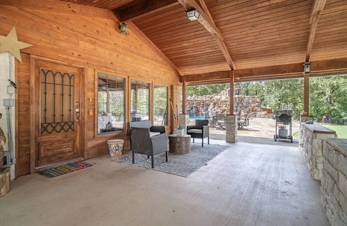 Van Zandt County House | Home away from Home! Ranch house with full gym