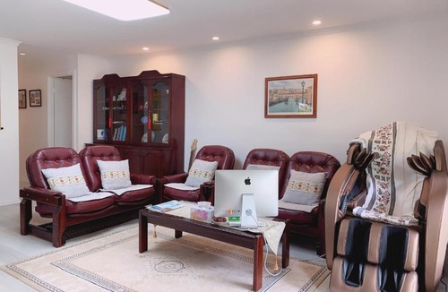 Ashmore House | Home Away From Home-(Room1&2)