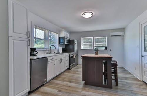 Conover Apartment | Home away from home