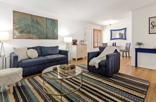 Knox - Henderson Apartment | Home away from Home