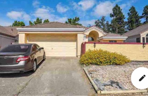 Elk Grove House | Home away from home