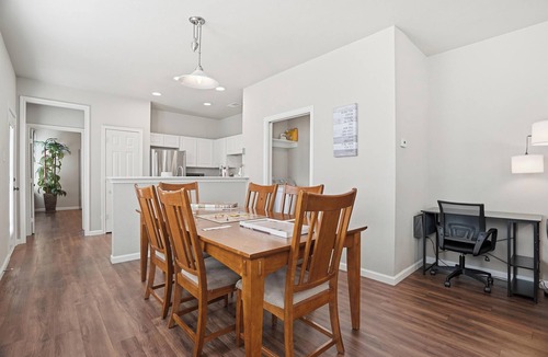 Como House | Home Away from Home