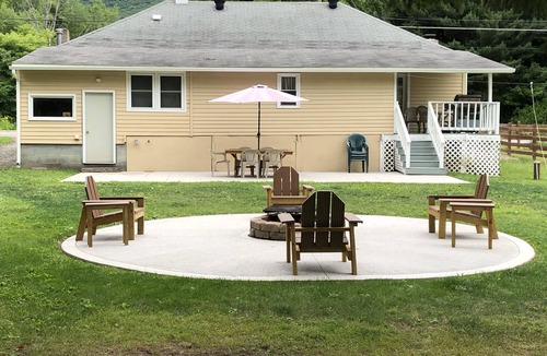 Gaines Cottage | Home Away From Home