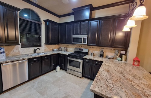 Washington Ave./ Memorial Park House | Home Away from Home