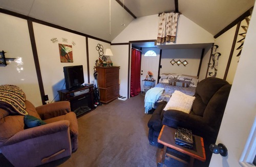 Maple View Cabin | Home away from Home