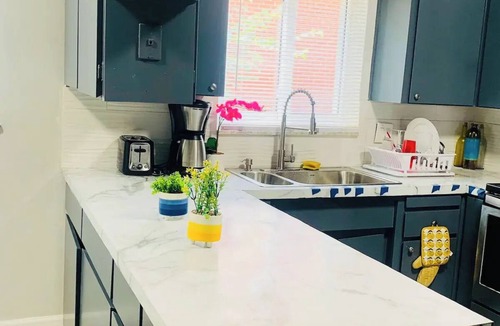 Oak Park House | Home away from home!