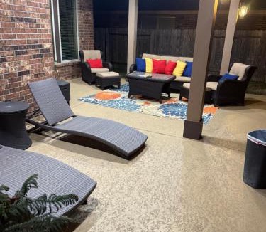 Iowa Colony Villa | Home away from home