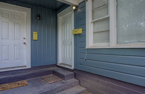 Highland Historic District House | Home away from home in quiet area close to everything.