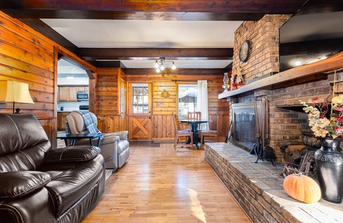 South Bend House | Home away from Home