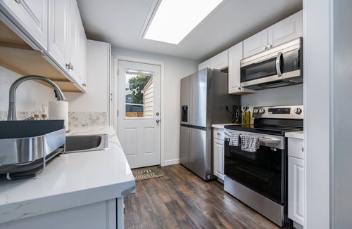 South Tacoma House | Home Away from Home!
