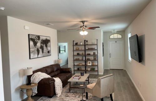 Lincoln Park House | Home Away From Home While Away From Home II