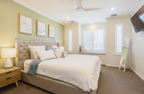 Melbourne House | Home Away from the Home