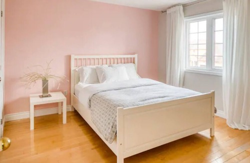 Newmarket House | Home away home!