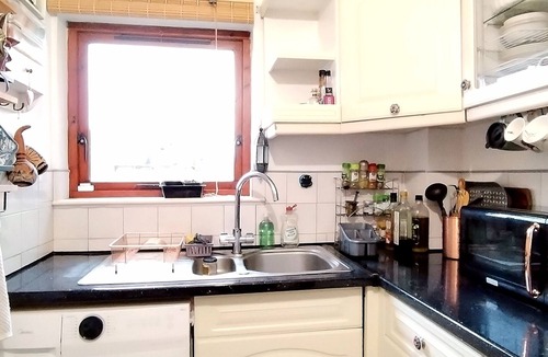 Yiewsley Apartment | HOME AWAY HOME near Heathrow Airport