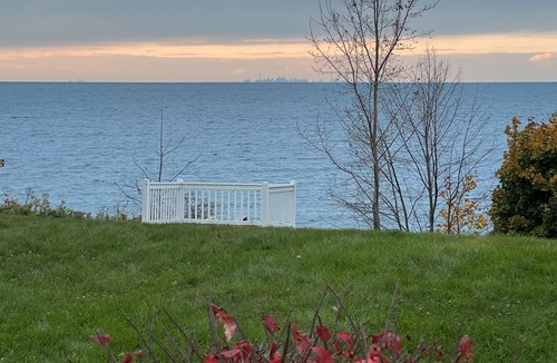 Town of Porter Villa | Home Away on Lake Ontario